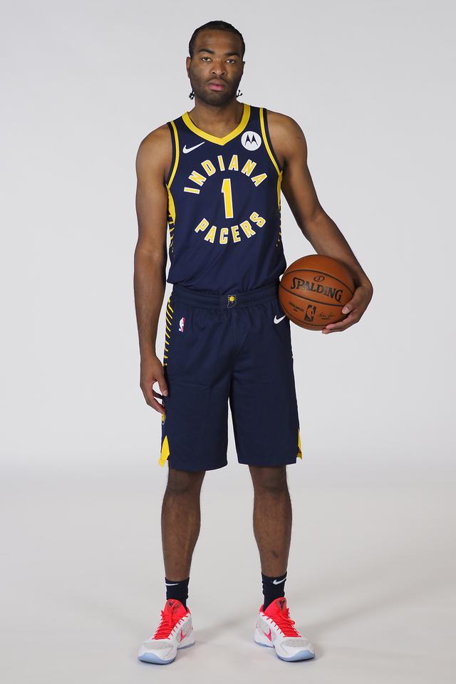 事中的一个 事中的一个