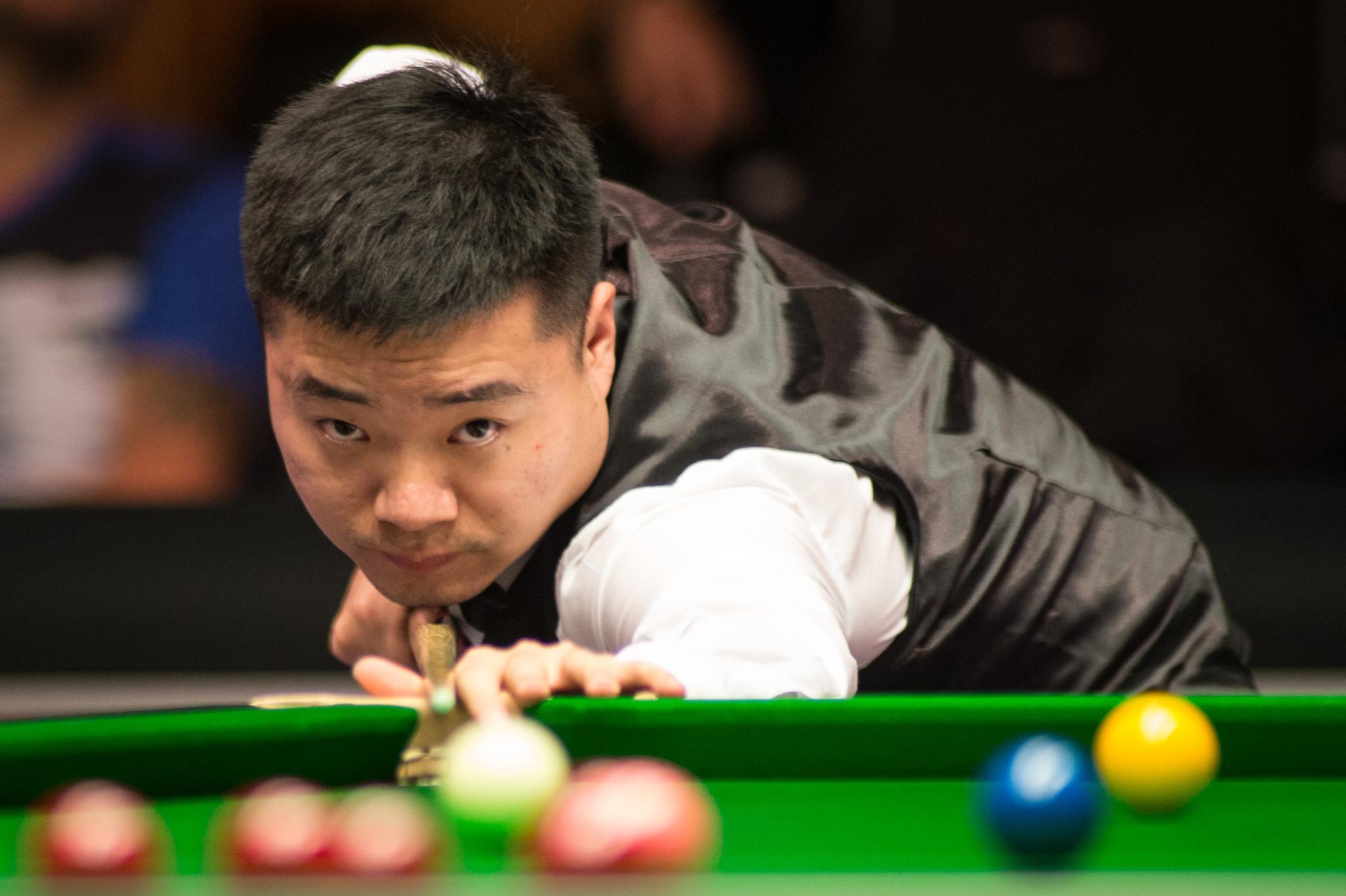 两翼防守稳 两翼防守稳